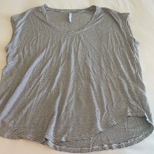 Athleta Cloud light tshirt